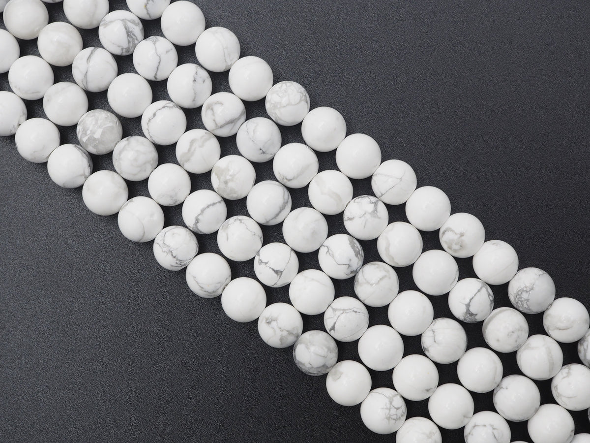 Natural Howlite Round Bead Strands – Smooth or Faceted, 4–12mm