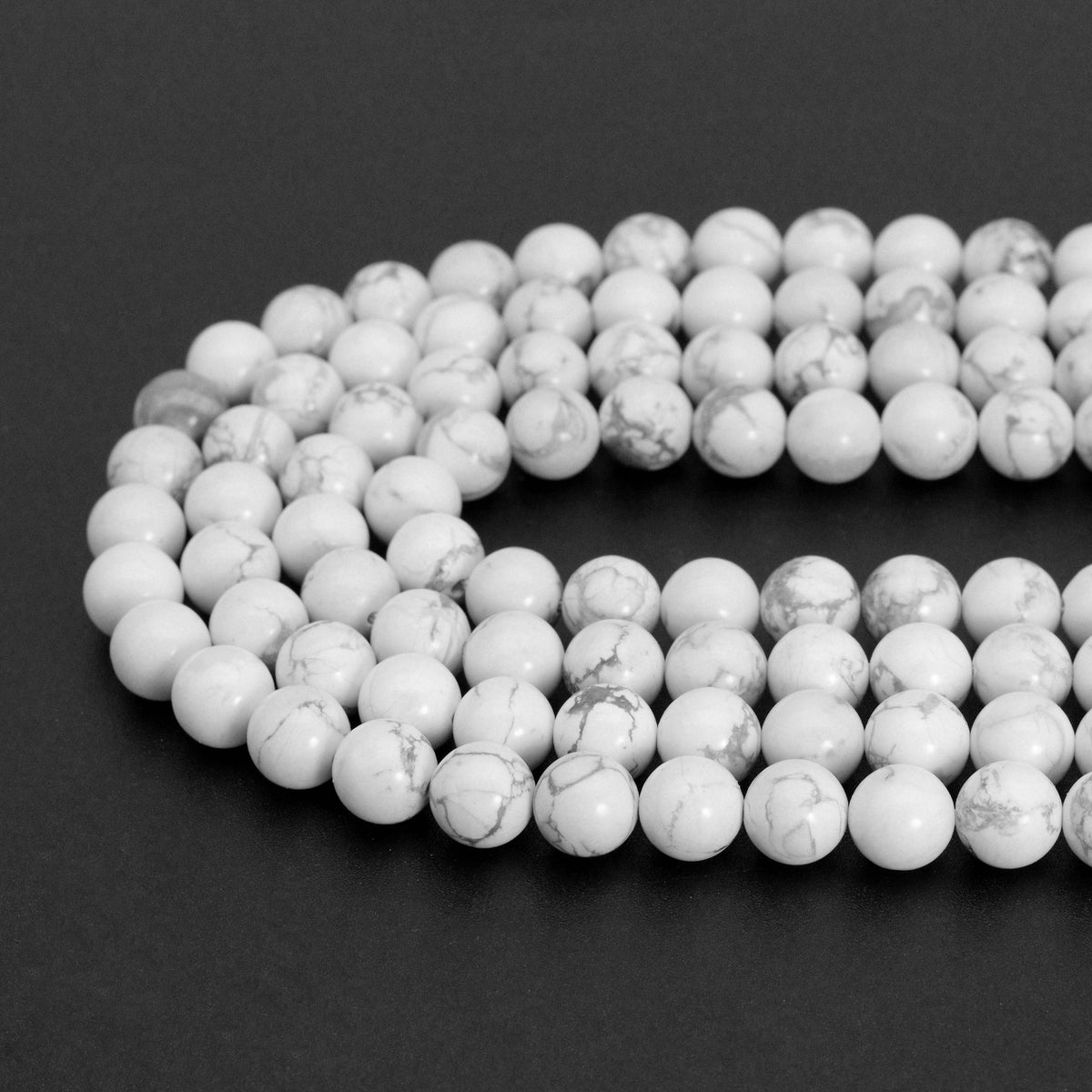 Howlite Smooth Round Bead Strand, 8mm–10mm, 15–16 Inches