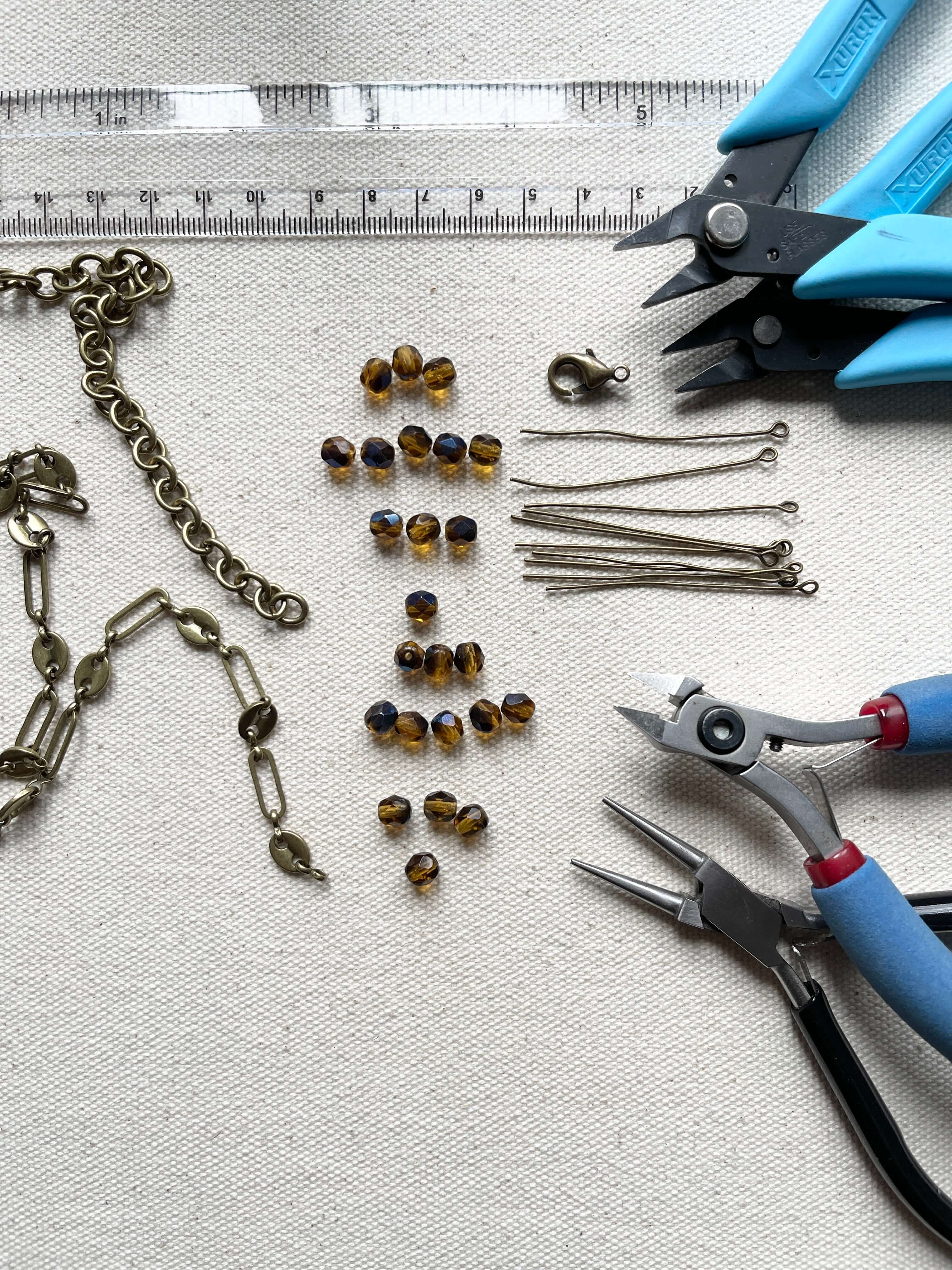 13.9mm Long x 5.10mm Wide Specialty Paperclip Gucci Mariner Chain available in Multiple Colors sold by the Foot - CH 2602