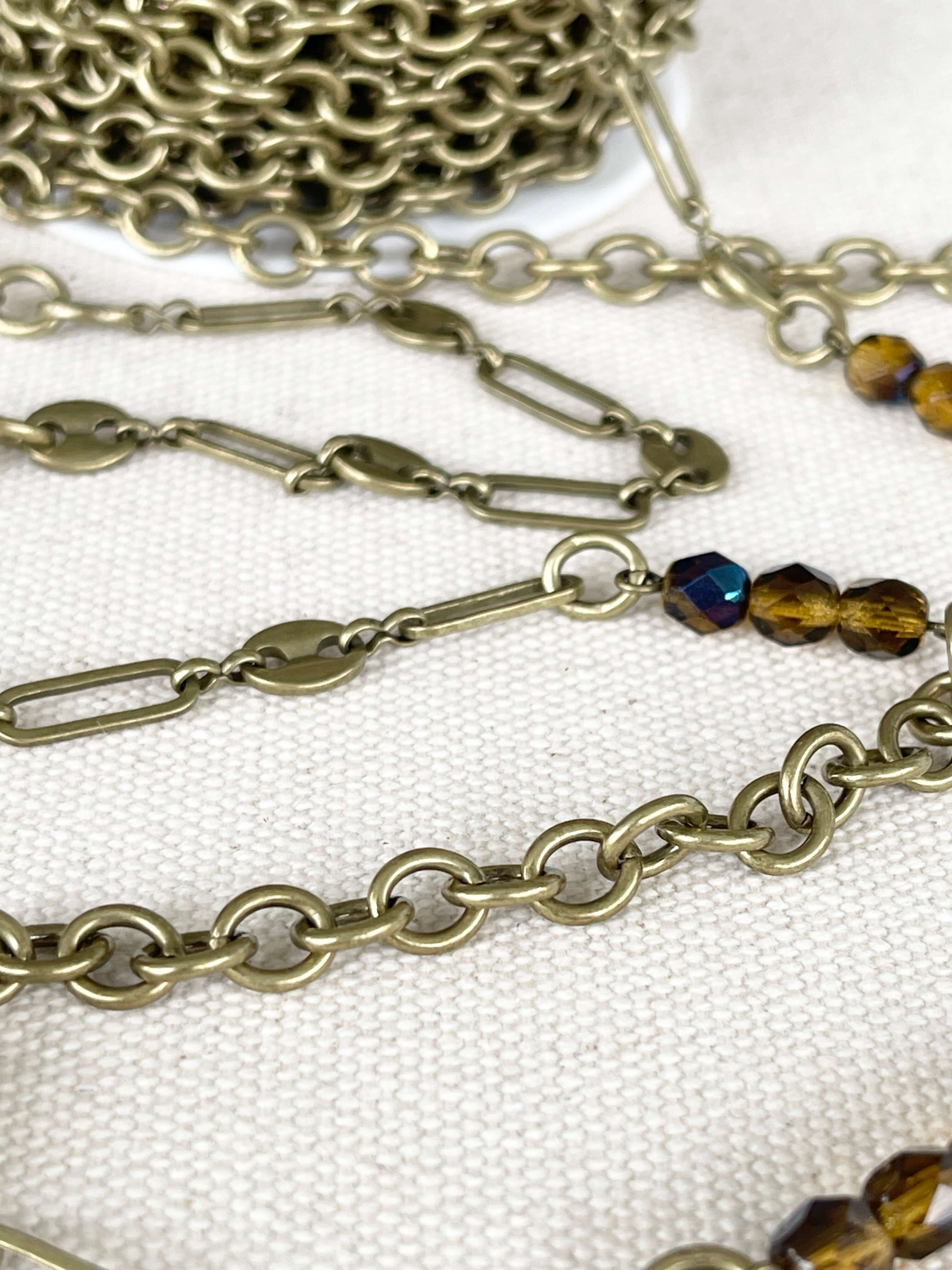 13.9mm Long x 5.10mm Wide Specialty Paperclip Gucci Mariner Chain available in Multiple Colors sold by the Foot - CH 2602