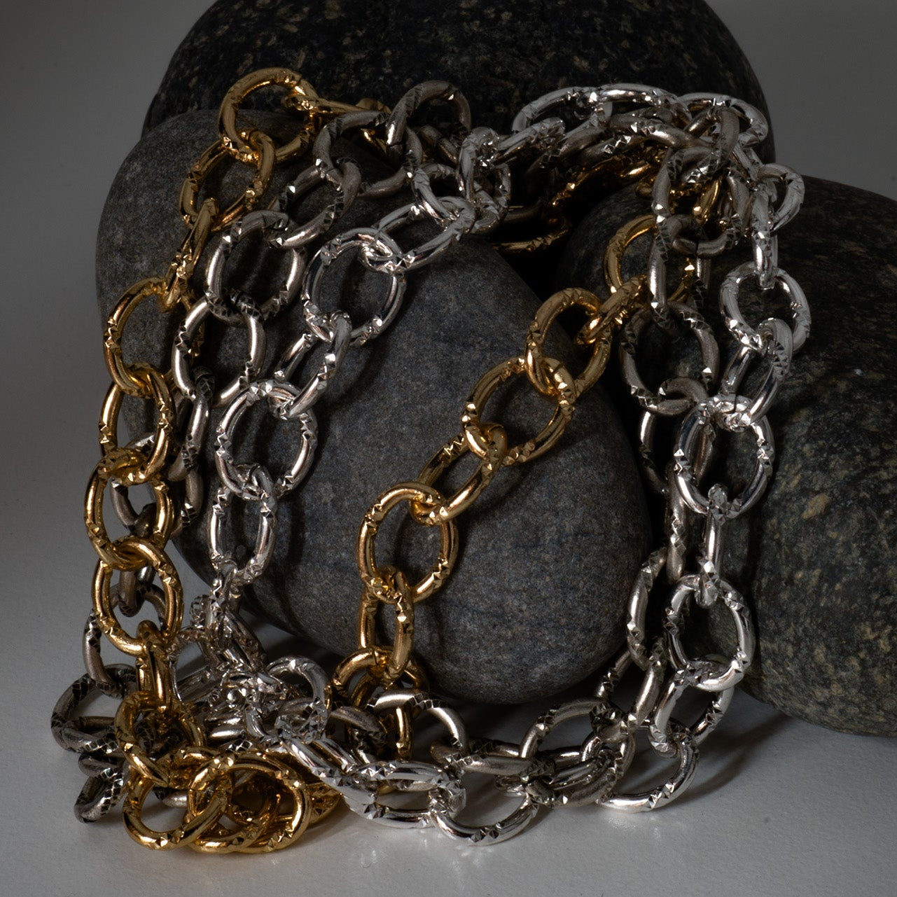 Cable Chain - Oval Textured 9.5mm x 12mm - Multiple Colors - Per Foot