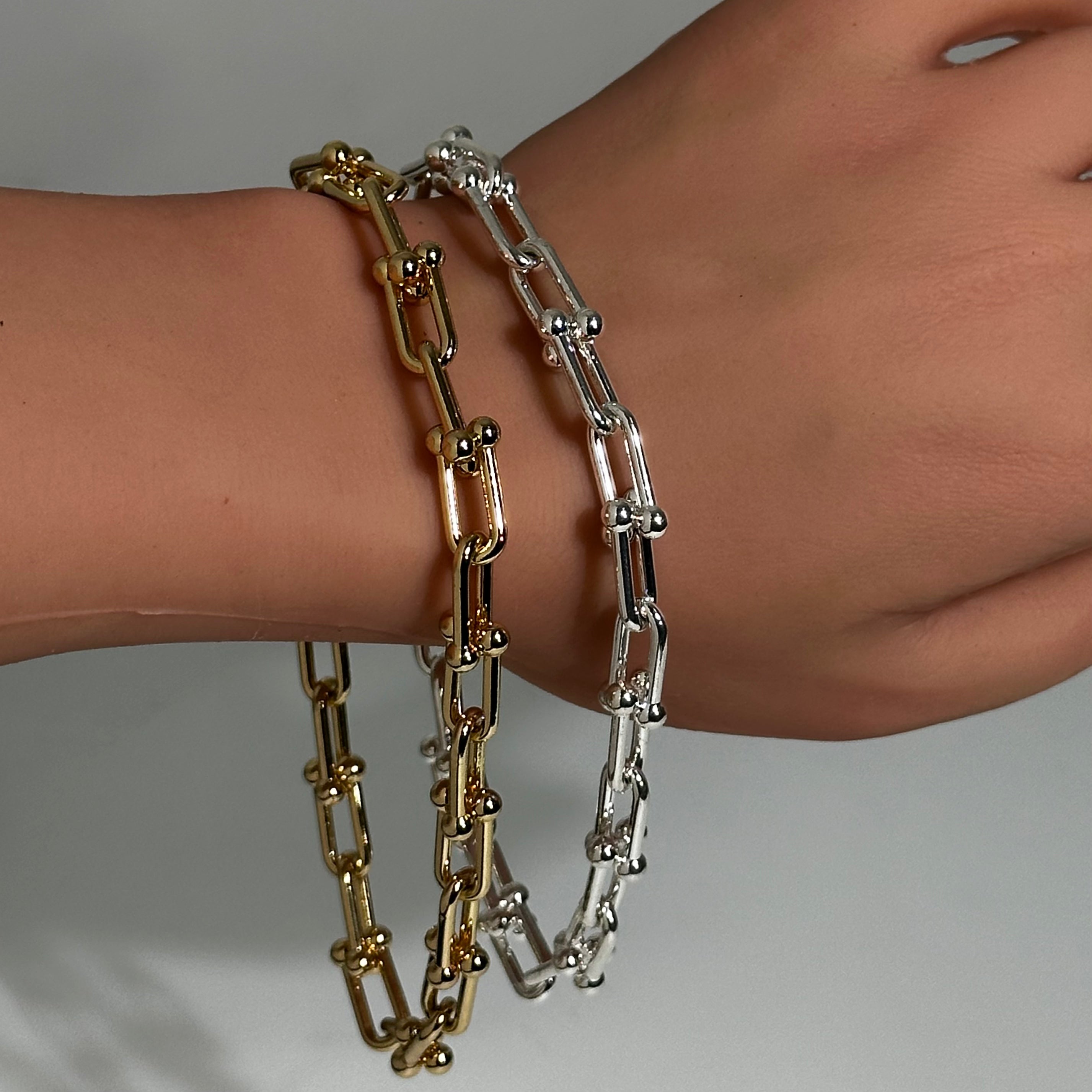 U Shaped Specialty Chain - Available in Silver & Gold - Measures 15.8mm x 7.2mm - Sold by the Foot - CH 2606