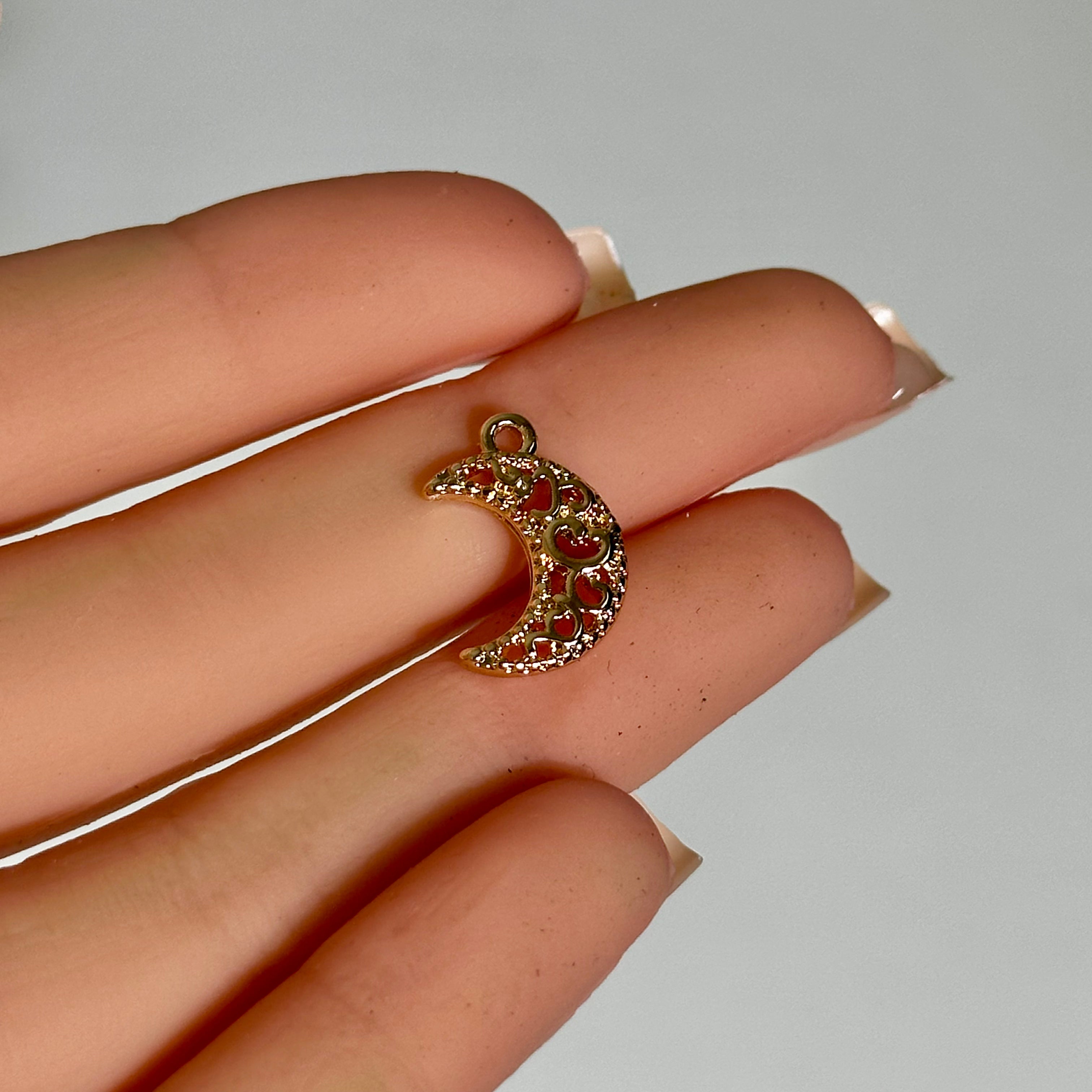 Crescent Moon Charm - Available in Silver and Gold - Measures 11mm x 17mm - Sold by the Piece - K124