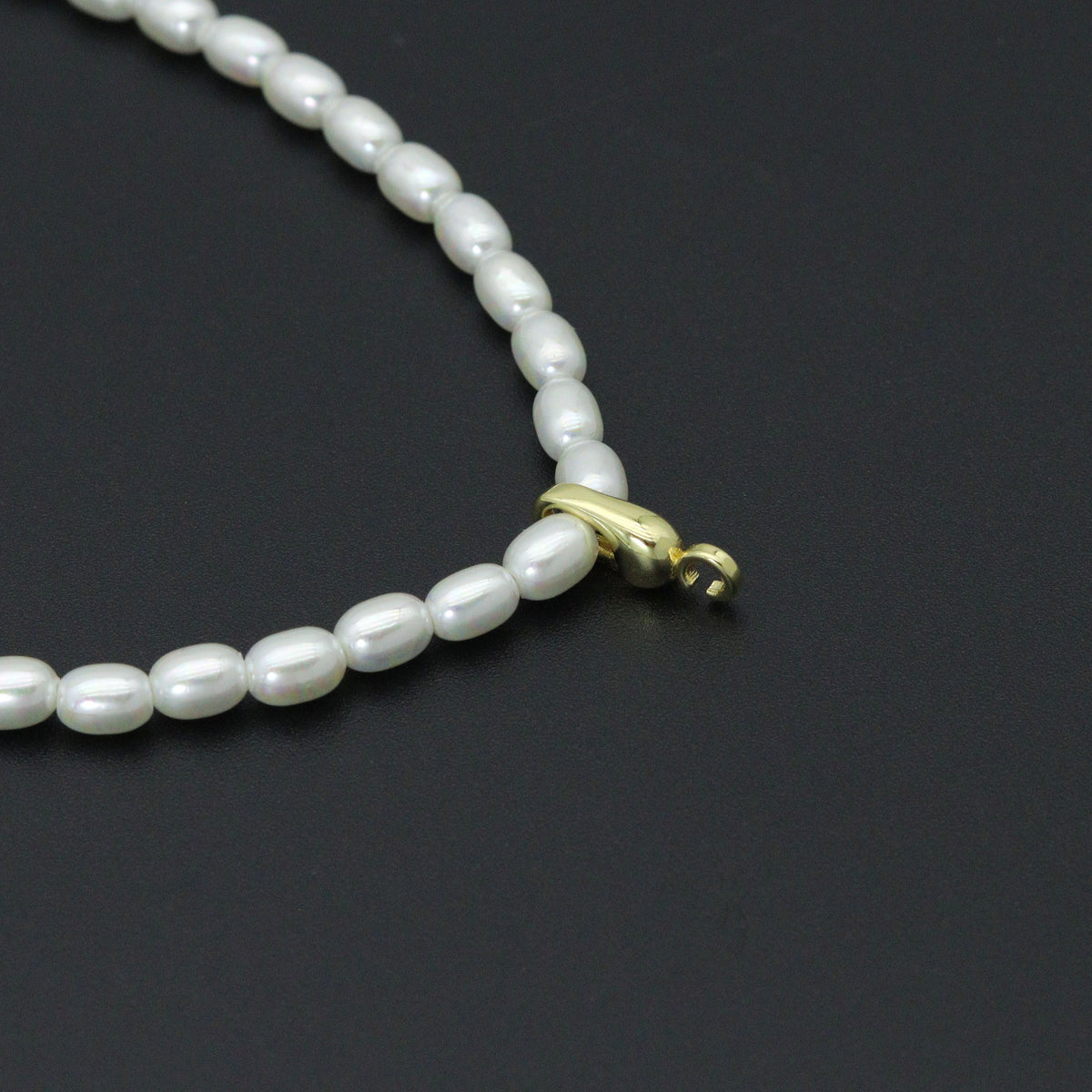 White rice-shaped bead necklaces labeled 3 by 5mm and 4 by 6mm, with a 17-inch length diagram