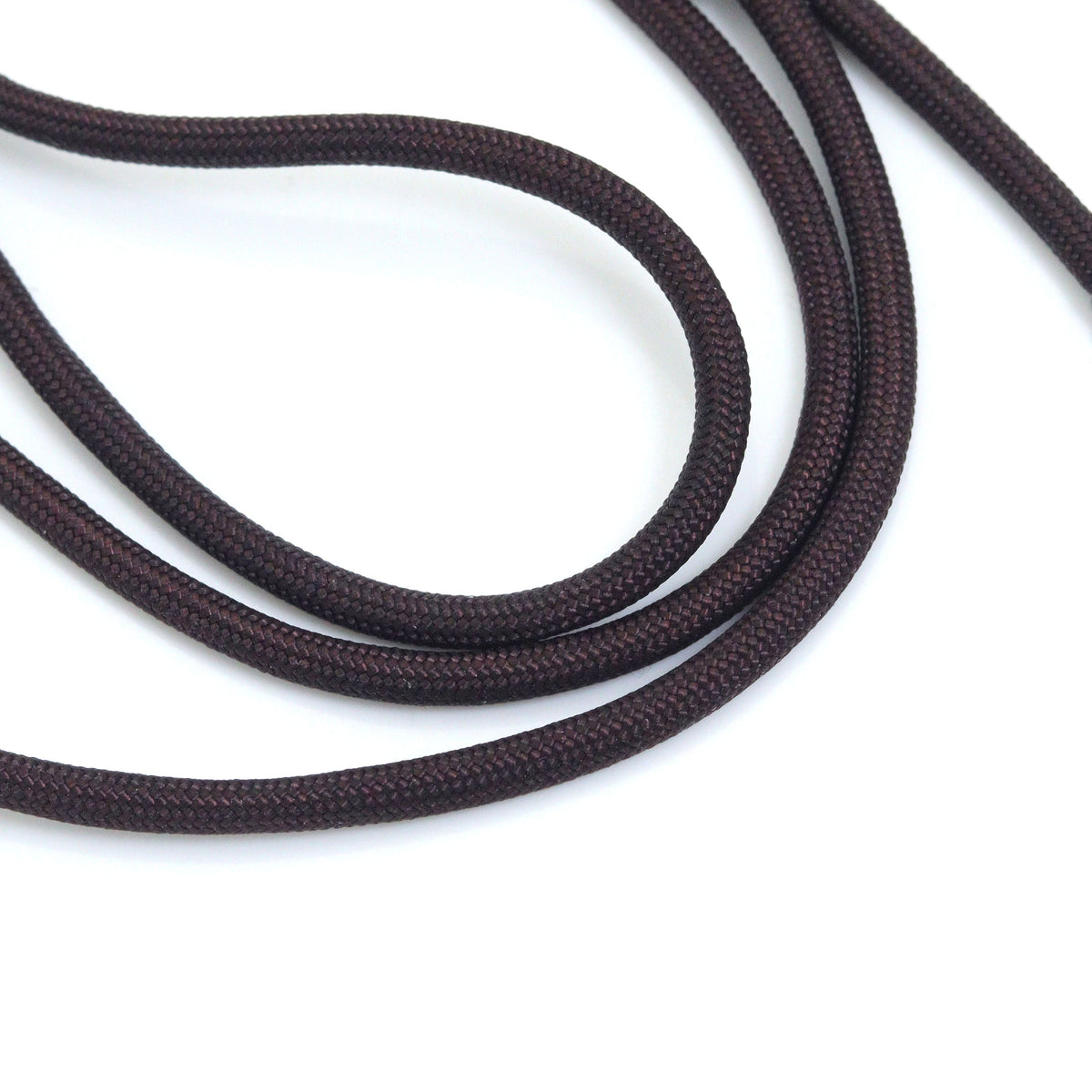 Close-up of the cord necklace woven surface